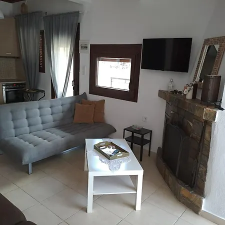 Seaside Hatzi بيت للعطل *