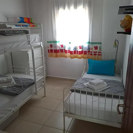 Seaside Hatzi بيت للعطل