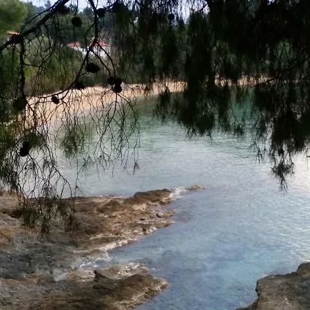 Seaside Hatzi بيت للعطل