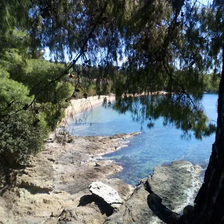 Seaside Hatzi بيت للعطل *